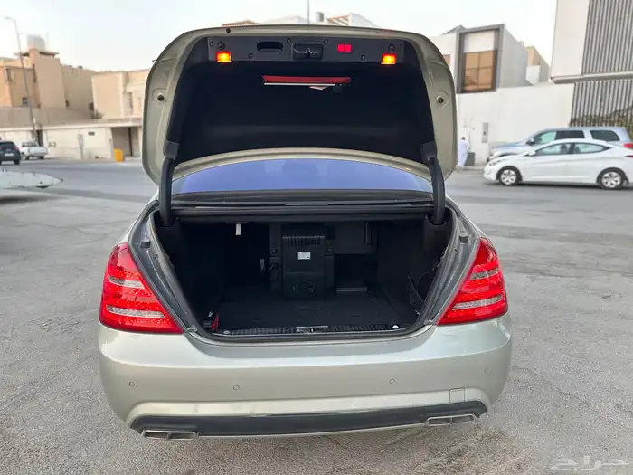 مرسيدس بانوراما مخزن بحالة الوكالة ممشى 77 الف s600 43