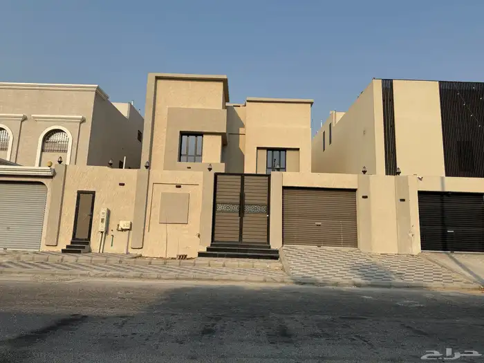 فيلا للبيع بالامراء ب مقابل مركز طابا 0