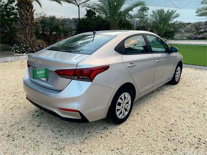 اكسنت مديل2020 شبه الجديد العداد66 16