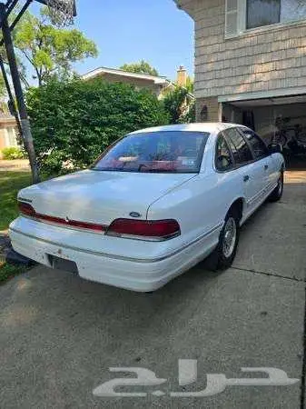 للبيع فاكتوريا موديل 1993 Ford Crown Victoria LX 3