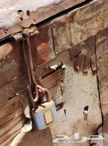 صندوق كبير قديم جدا.. له أكثر من 50 سنة 7