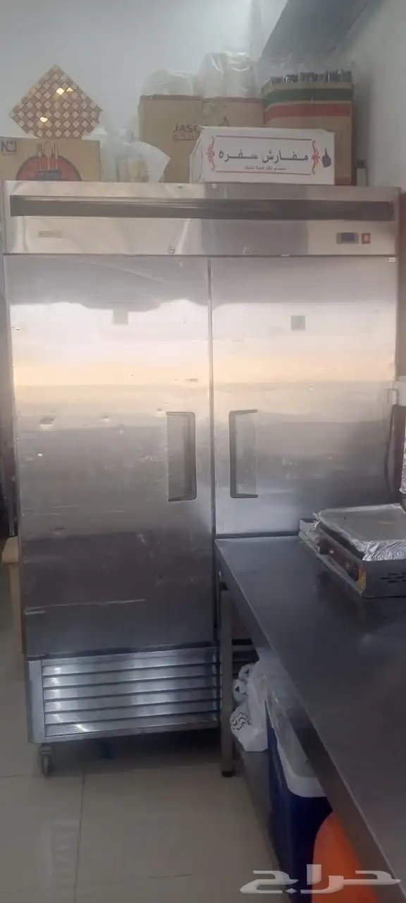 بوفيه جاهزة للبيع بكامل معداتها 7