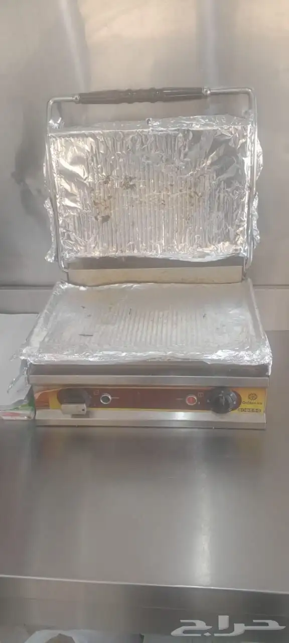 بوفيه جاهزة للبيع بكامل معداتها 1