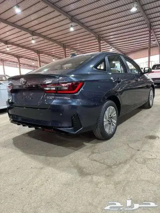 تويوتا يارس YX 1.3 بنزين 2026 رمادى متوفر جميع الفئات 3