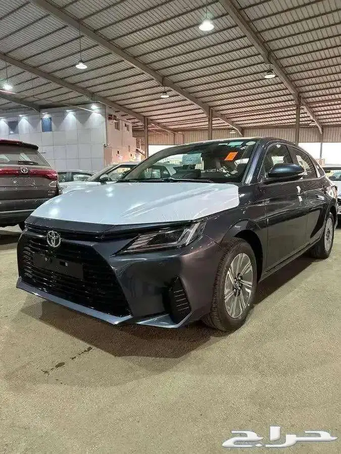 تويوتا يارس YX 1.3 بنزين 2026 رمادى متوفر جميع الفئات 2