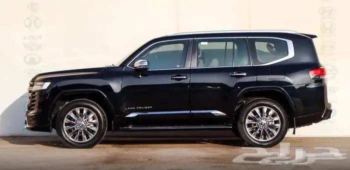 لاندكروزر vxr 2022 للبيع بحالة الوكالة 2