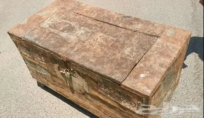 صندوق كبير قديم جدا.. له أكثر من 50 سنة 11