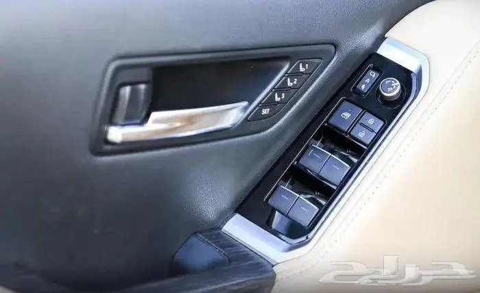 لاندكروزر vxr 2022 للبيع بحالة الوكالة 11