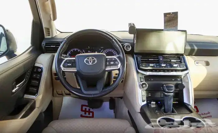 لاندكروزر vxr 2022 للبيع بحالة الوكالة 15