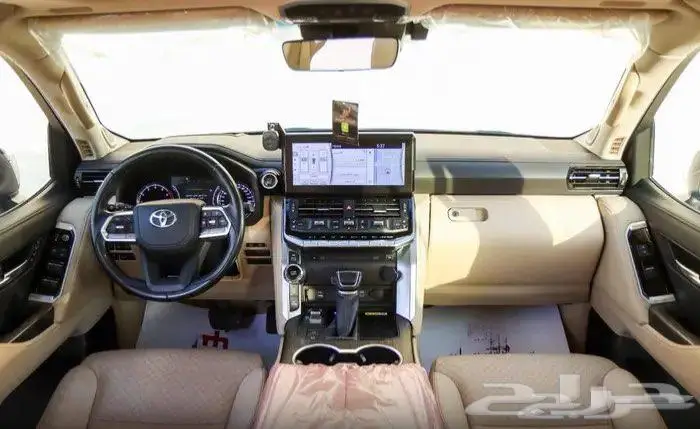 لاندكروزر vxr 2022 للبيع بحالة الوكالة 16