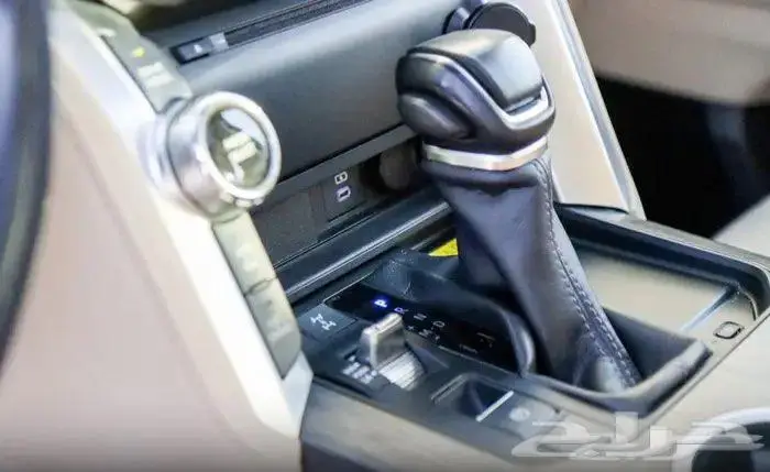لاندكروزر vxr 2022 للبيع بحالة الوكالة 4