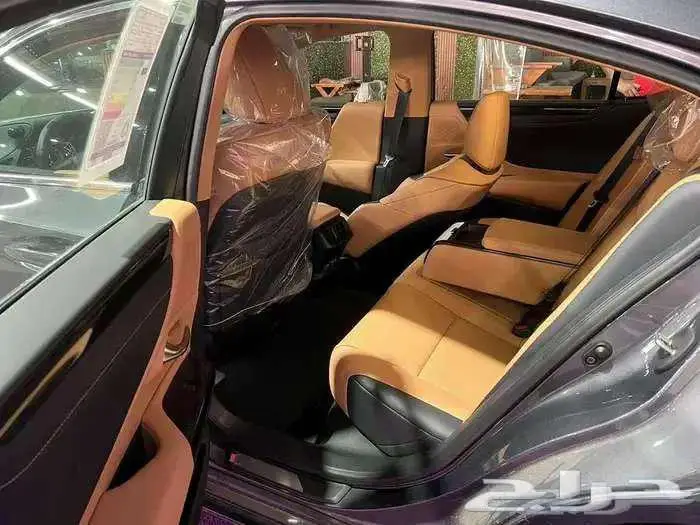لكزس ( ES250 ) AA ستاندر 2025 4