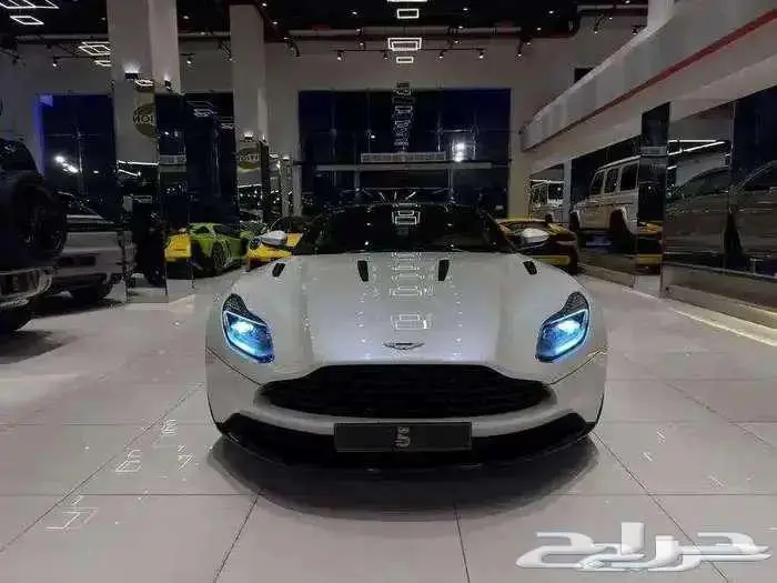 استون مارتن DB11 موديل 2018 4