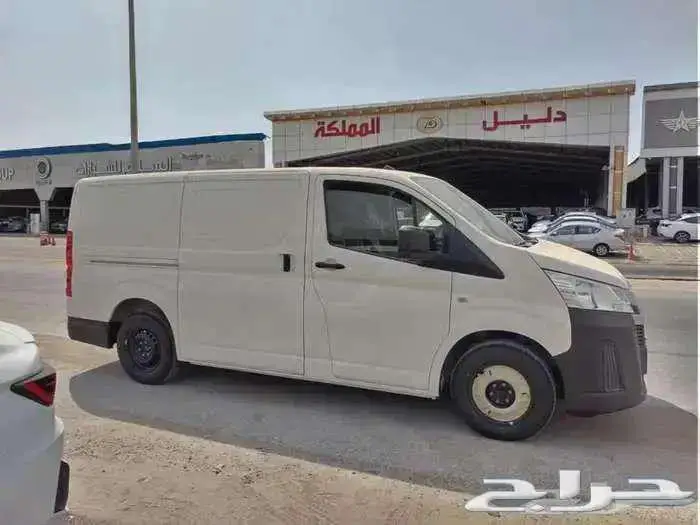 تويوتا باص هايس بضاعة 2025 بنزين قير عادي سعودي 4