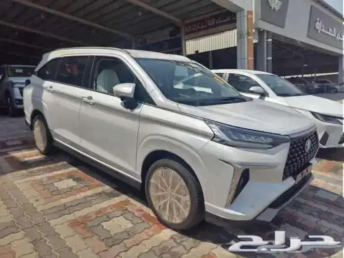 تويوتا فيلوز 2025 GLX عبداللطيف جميل 4