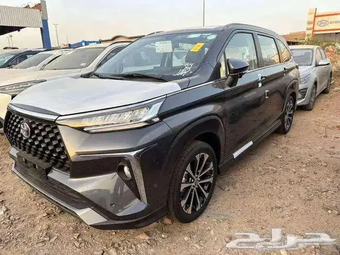 تويوتا فيلوز GLX موديل 2025 1