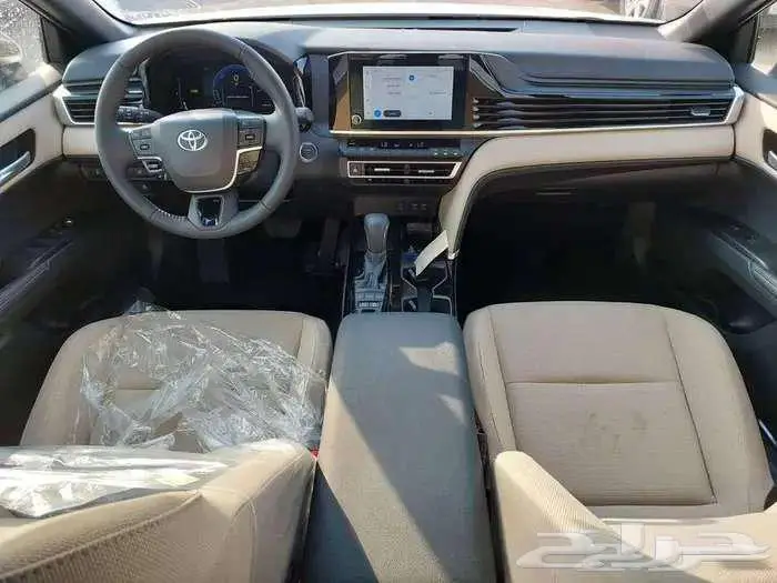 تويوتا كامري LE هايبرد 2025 4