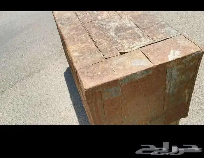 صندوق كبير قديم جدا.. له أكثر من 50 سنة 2