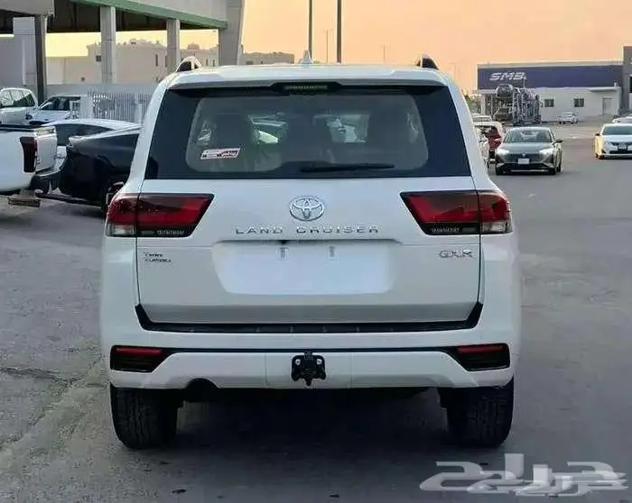 عرض اليوم تويوتا لاندكروزر GXR2وGXR3 وGXR4 بنزين 2025 كاش 1