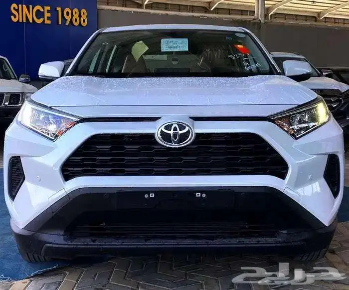 تويوتا راف فور LE بنزين دفع رباعي 2025 1