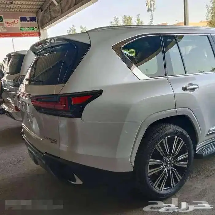 لكزس LX600BB ابيض 2025 4