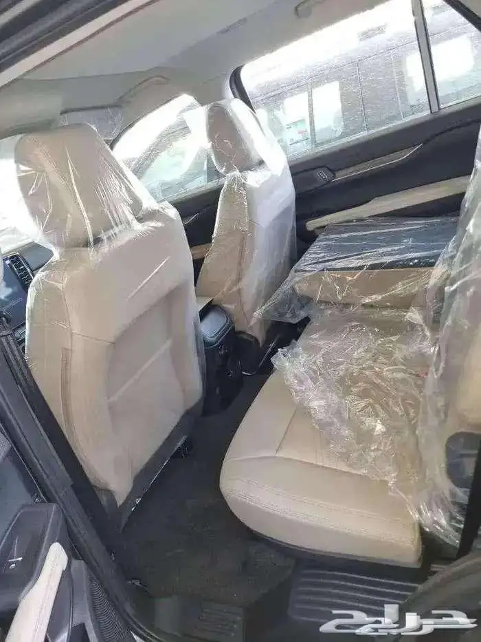 فورد إيفرست نص فل دبل بنزين موديل 2025 3