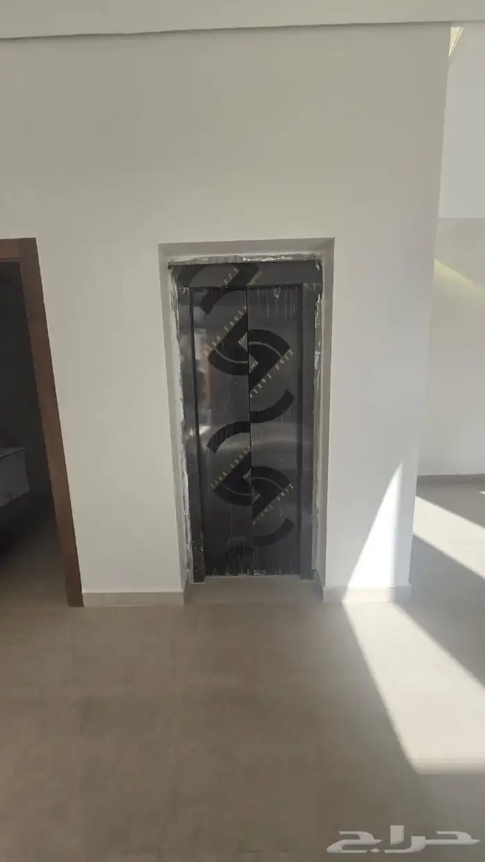 فله فاخره للبيع في حي 11