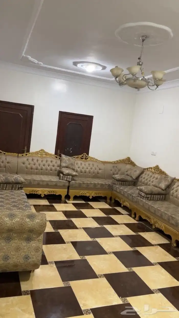 كنب 4 ب5 على السوم 0