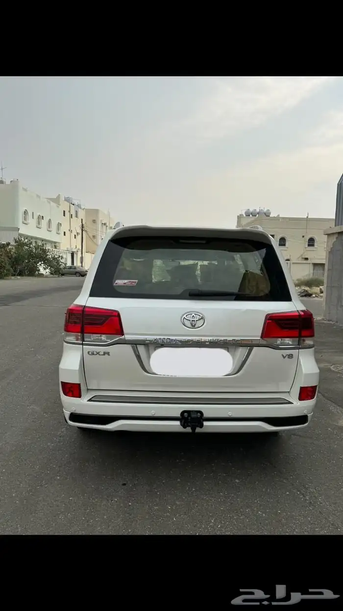 جيب لاندكروزر 8
