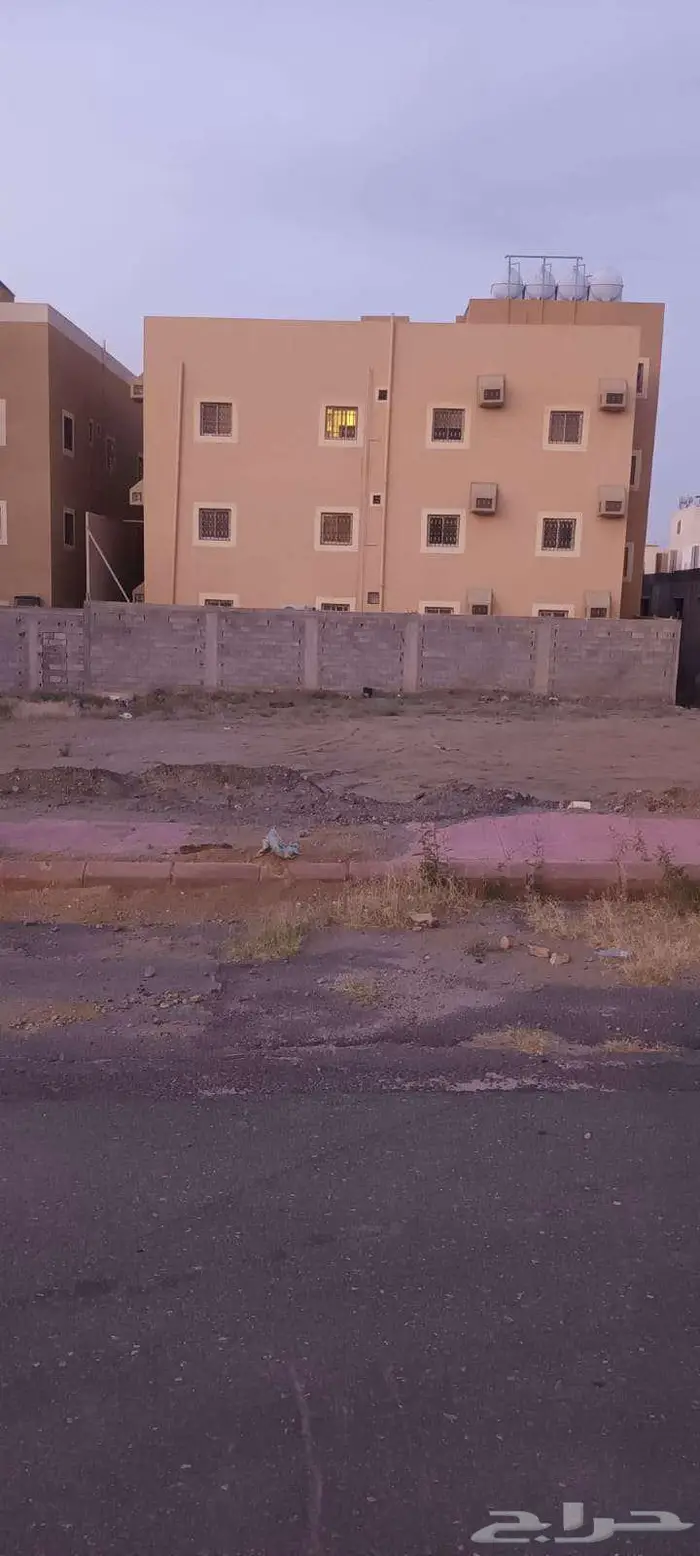 أرض في المربع الذهبي بحي سلطانة مساحة 600م على شارع 28 0