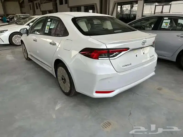 تويوتا كورولا مطور فتحة سقف 2025 -تقسيط 4