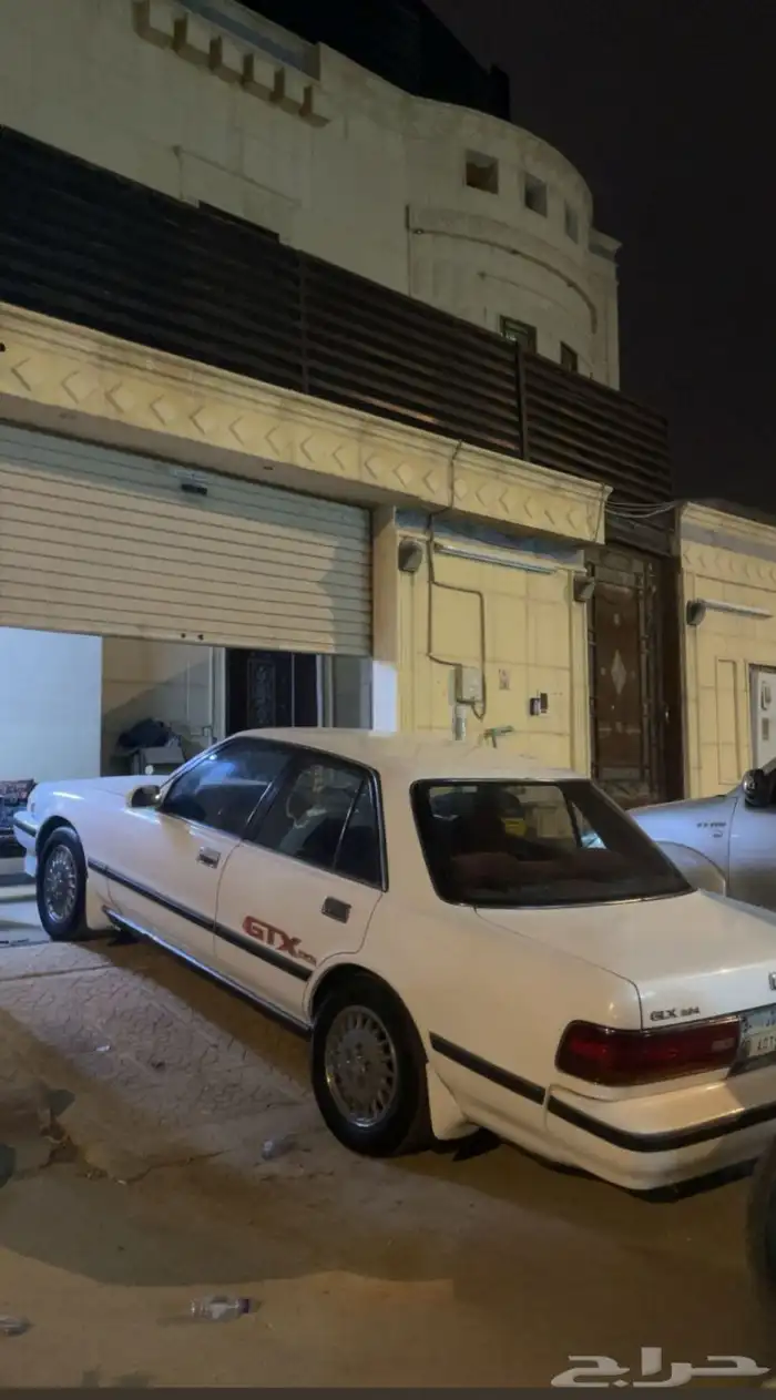 كرسيدا عليها محرك 2jz 16
