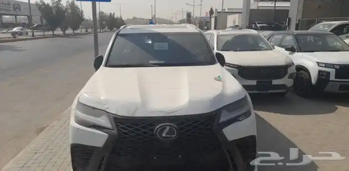 لكزس LX إف سبورت 2025 1