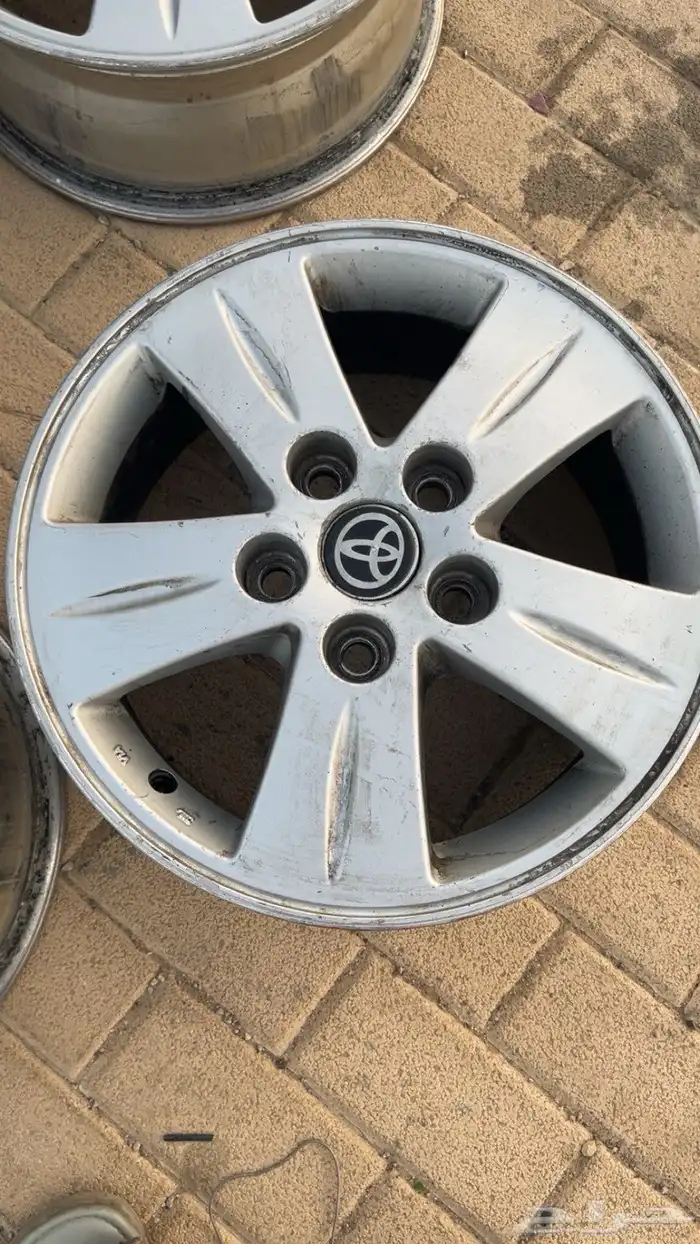 جنوط كامري 4