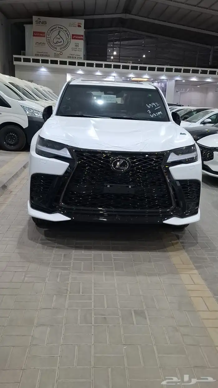 لكزس اف سبورت 2025 ابيض سعودي 5