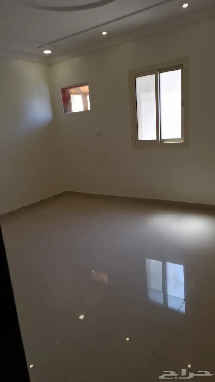 شقه للايجار حى الواحه 7