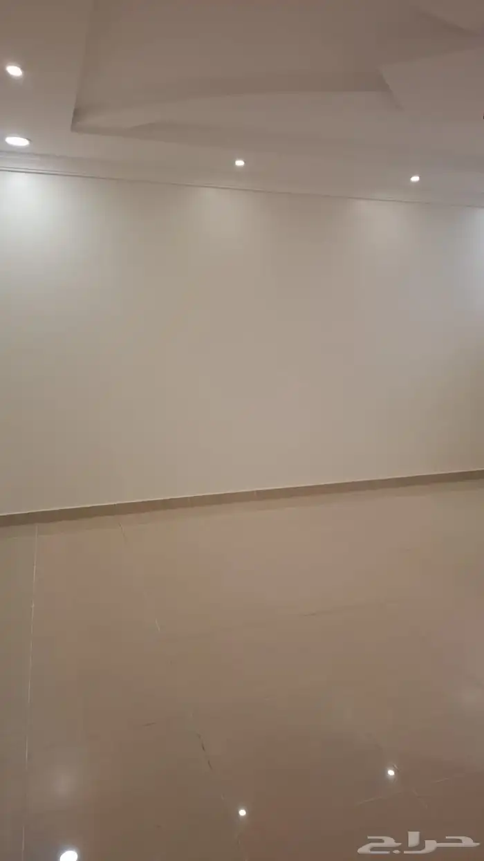 شقه للايجار حى الواحه 8