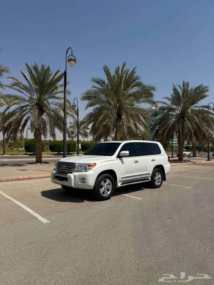 للبيع لاندكروزر Gxr 2014 2
