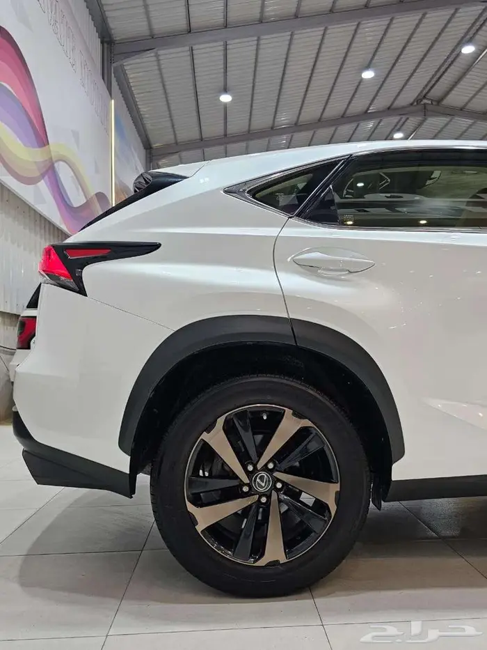 لكزس NX300 - موديل 2019 فل كامل ( بلاتينيوم DD أعلى فئه ) 9