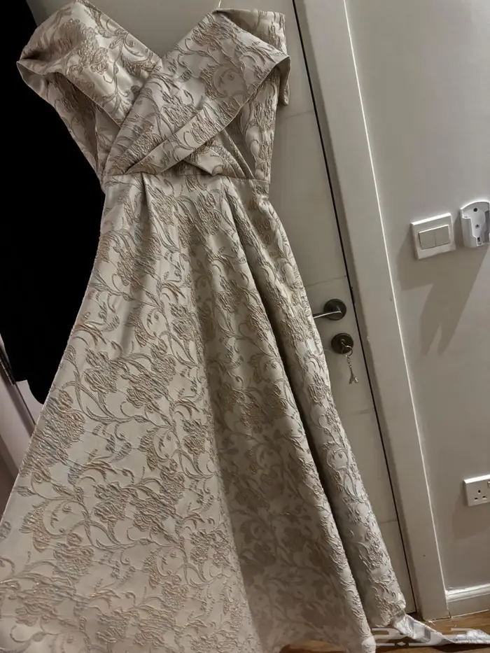 فستان للبيع لبس مره وحده 2