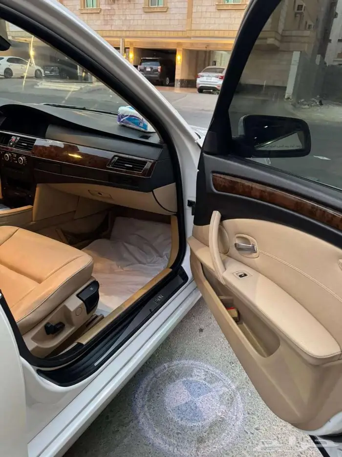 بي ام 523 i موديل 2008 فل كامل 6 سلندر تنفس طبيعي بصمة 12