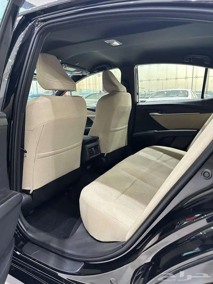 تويوتا كامري Eبنزين 2025 كاش وتقسيط جميع البنوك 7