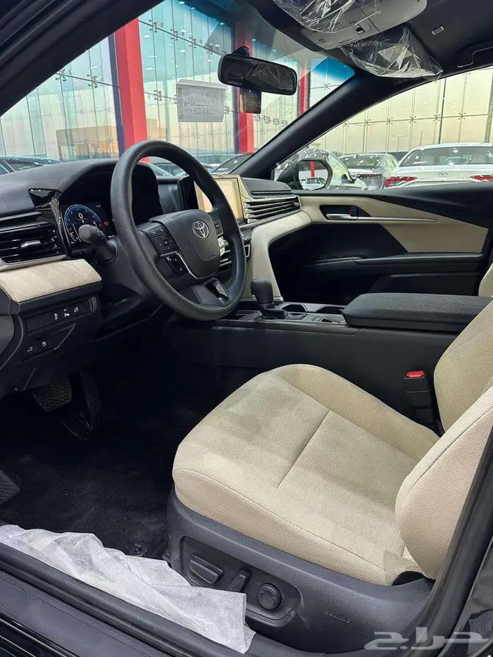 تويوتا كامري Eبنزين 2025 كاش وتقسيط جميع البنوك 6