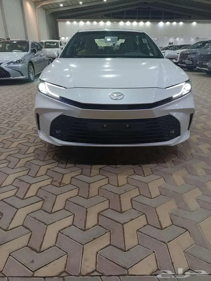 تويوتا كامري LE بنزين 2025 0
