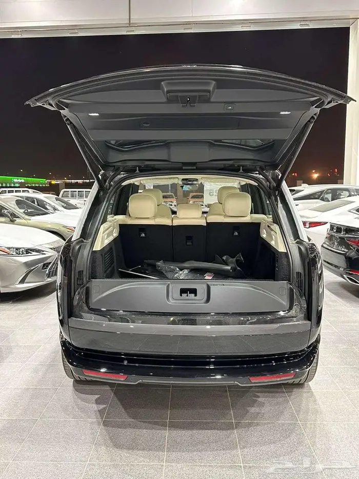 لاندروفر 6 سلندر HSE 2025 8