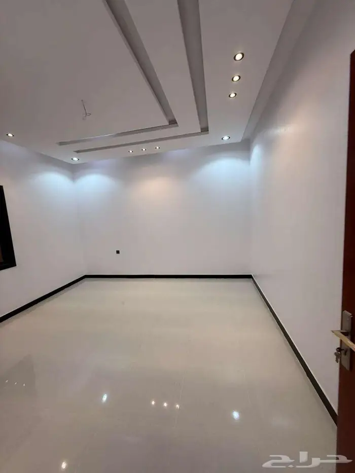 فيلا فاخرة للبيع بحى بحره 12