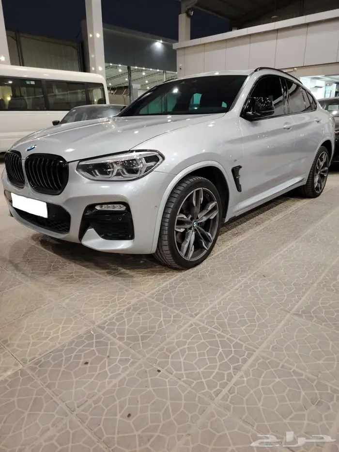 بي ام دبليو 2019 فل لون فضي BMW 1