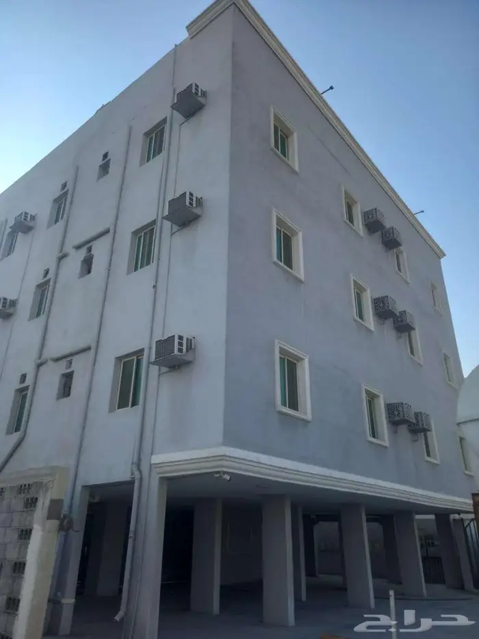 شقة عوائل للإيجار السنوي بحي الضباب 0