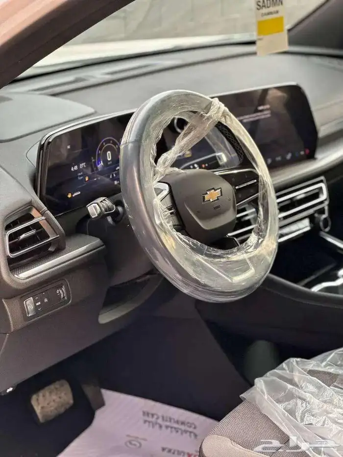 شفرولية ترافيريس LT نص فل 2025 لدى الخضر للسيارات 13