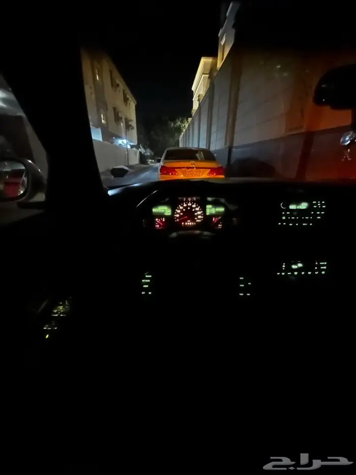 للبيع تاون كار 1998 10